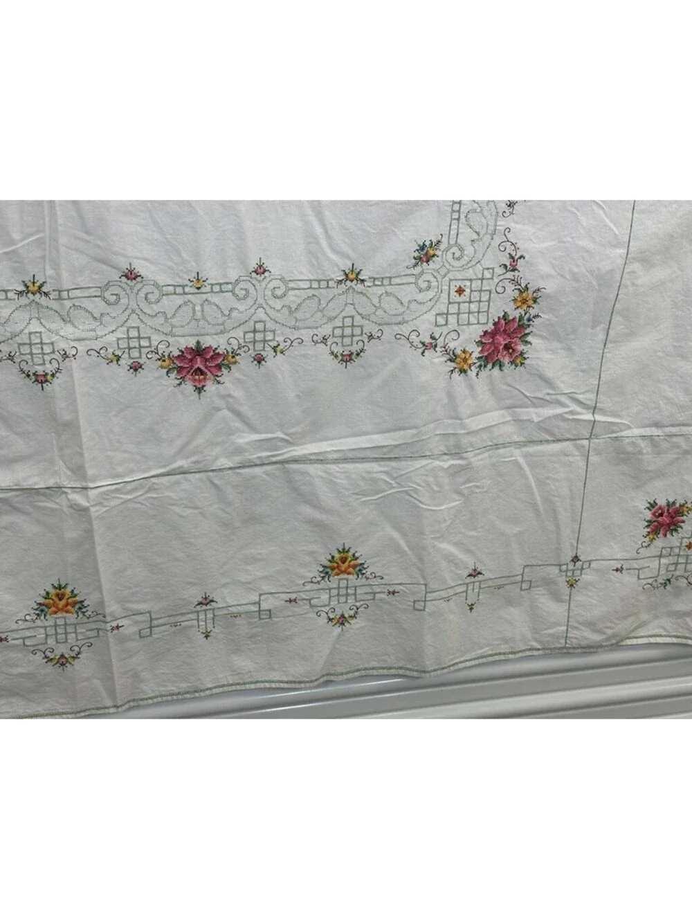 Vintage Geometric Floral Embroidery Cross Stitch Flowers Tablecloth Topper 63x96